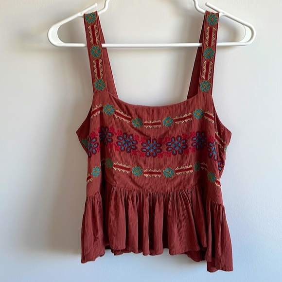 American Eagle embroidery crop tank top size medium worn only twice - Picture 2 of 4
